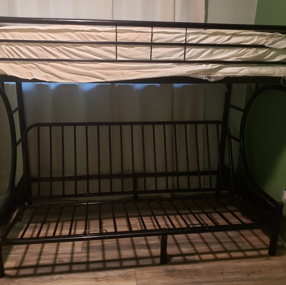 Bunk bed - Picture 2 of 2